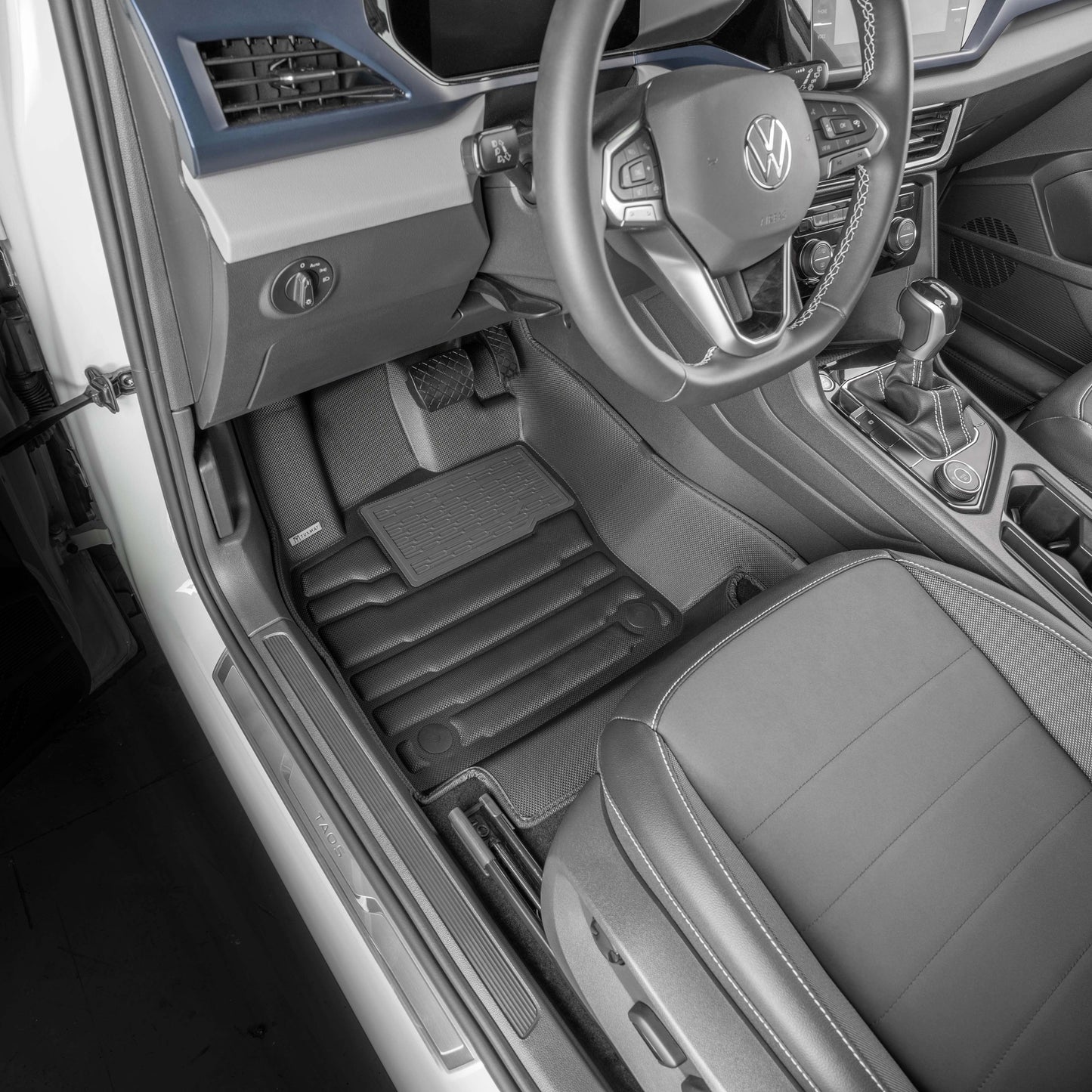 Volkswagen Taos FWD