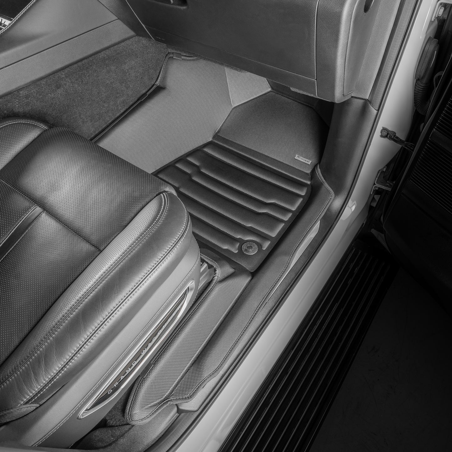 Jeep Grand Wagoneer 7 places