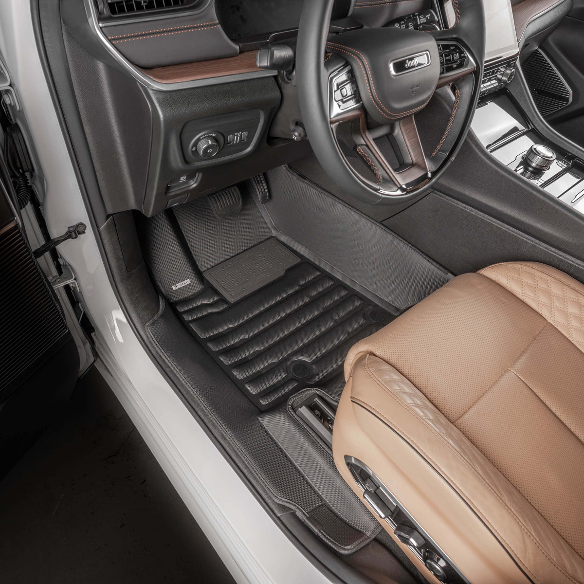 Jeep Grand Cherokee L 6 places avec console de 2e rangée améliorée