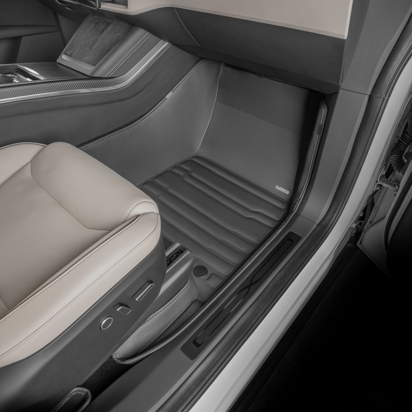 Tesla Model X 6 places