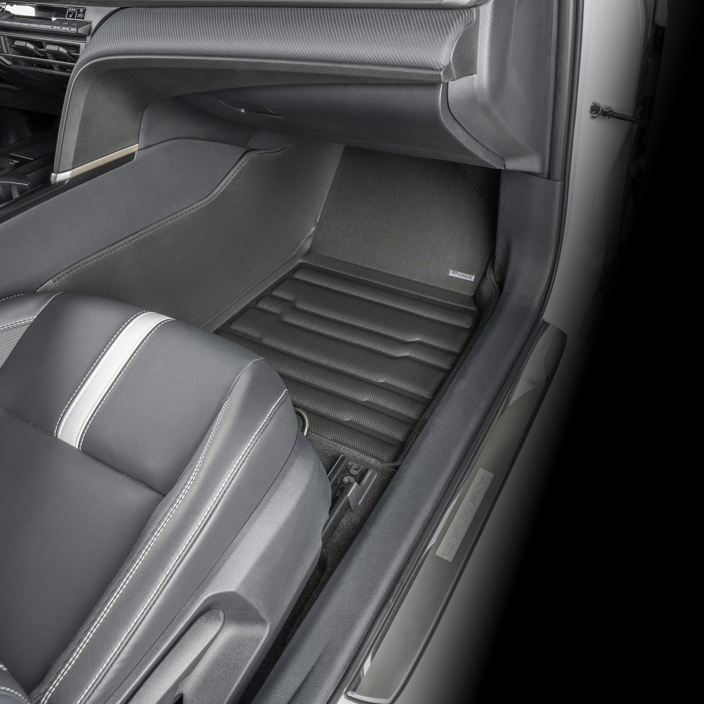 Toyota Camry Hybrid AWD