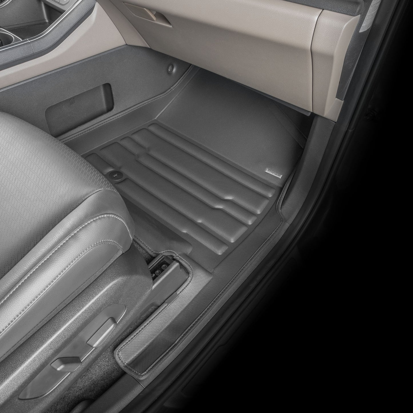 Kia Carnival Hybrid 8-Seater